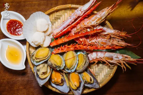 【中肯‧食記】新竹‧食譜自助百匯-芙洛麗大飯店FLEURLIS ｜新竹高CP值Buffet吃到飽 ‧打卡還送頂級帝王蟹海鮮盤！