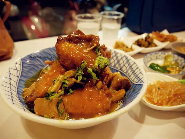 吃高雄｜楠梓美食 x 吉品屋拉麵。學生的最愛大碗滿足。燒餃子是必點