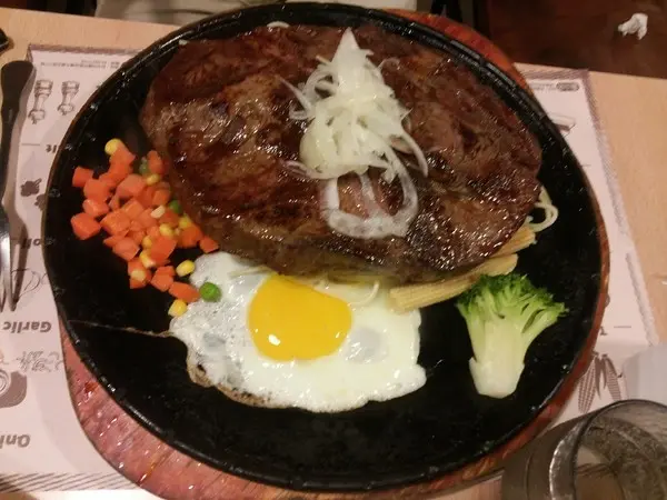 [新莊輔大]  壽星當月半價 ♥『饗厚牛排 』♥ 比臉還要大的牛排