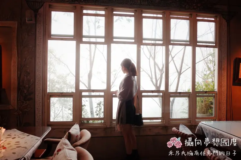 ｜新竹尖石HSINCHU 紅牆薇景觀花園餐廳Roses Villa｜禾乃氏－宛若仙境的山間密境花園，沉浸於遠離塵囂的雲霧繚繞