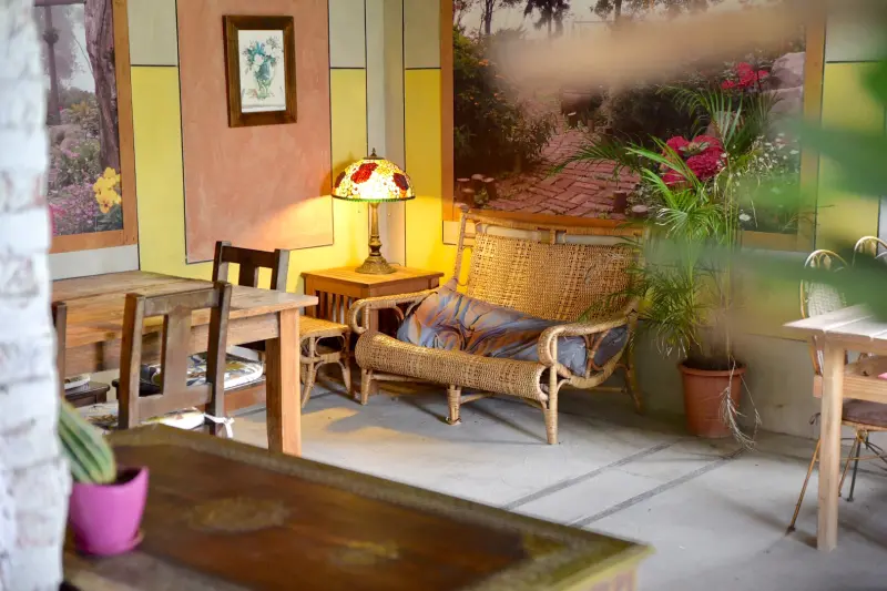 紅薔薇 新竹尖山 停了格的午後時光，在幸福微光中暈然醺醺