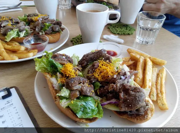 [高雄-苓雅區] 日光徐徐西式早午餐四維店。近市政府四維路吳寶春麵包大牛牛肉麵旁