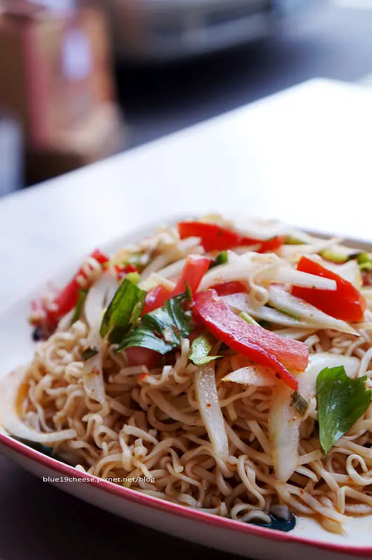 【台中泰式】泰粉味泰國米粉湯專賣店 - 夏日酸辣好開胃.排隊平價好吃泰式料理