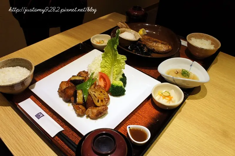 【大戶屋】日式定食好好味❤白飯、味噌湯無限續，多樣套餐供你選擇