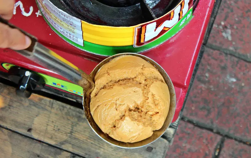 發現及將快消失的的古早味零食．煮椪糖