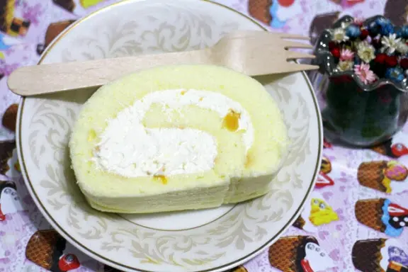 【羽諾宅配美食試吃】饗樂布拉諾~香草熱帶水果餡瑞士捲              