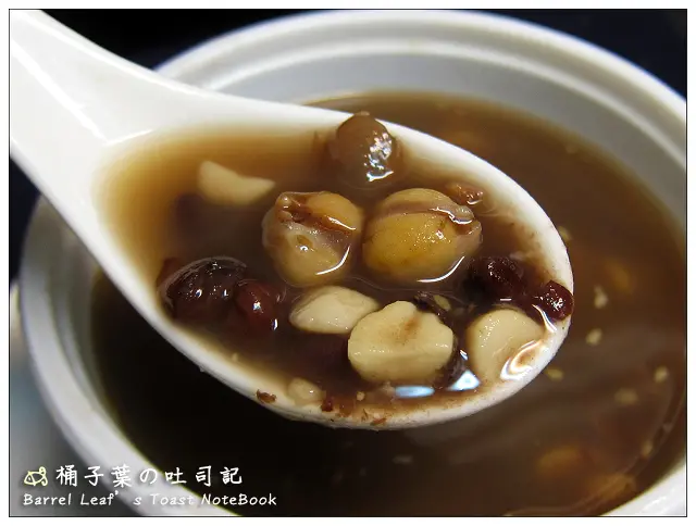 【豆花甜湯】新北市板橋區│非基因豆花 (捷運板橋站、新埔站) (四訪) -- 冬季限定~料多食在紅豆湯