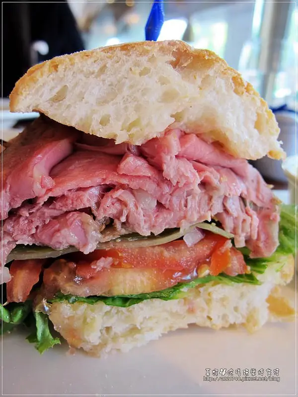 [捷運美食-中山國小站] 歐華酒店Oeillet歐麗蛋糕坊/豪邁霸氣肋眼牛排三明治/高雅氣質英式三層下午茶