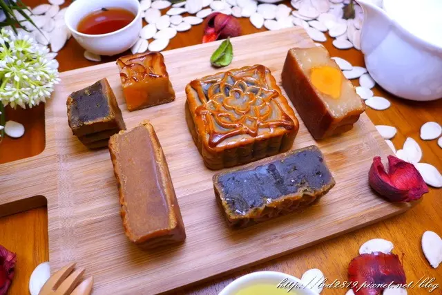 【生活情報】2016中秋禮盒推薦　歐華酒店 歐月廣式中秋禮盒 經典廣式風味與法式時尚設計的完美呈現！（邀約）