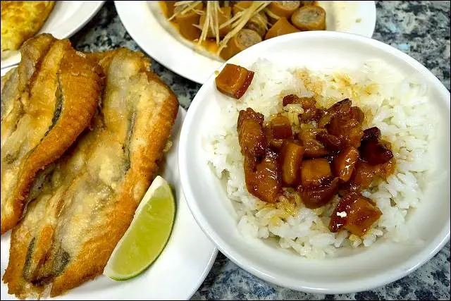 《捷運板南線/西門站美食》阿財虱目魚肚~萬華西門町深夜食堂．排隊美食 