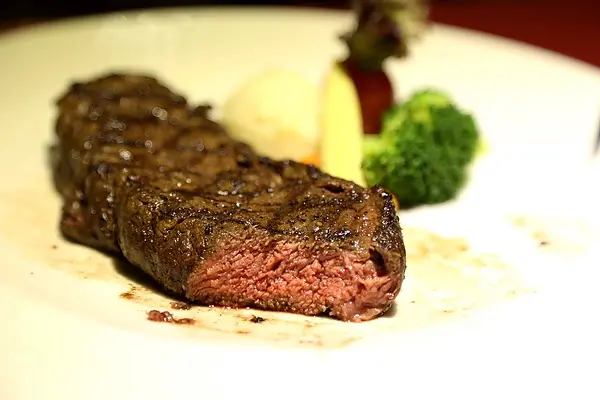 『食記』台北市．捷運南京東路站．沃克牛排 復興店(排餐)