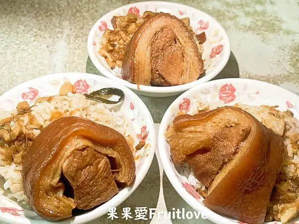 入口即化的綿密口感．彰化一天只賣三小時的秒殺爌肉　沒有排隊吃不到的美食　一碗爌肉加上雞捲湯　完美組合讓人口齒留香