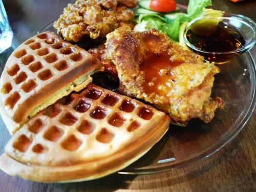 【台北】信義 Nola Kitchen 紐澳良小廚 楓糖炸雞鬆餅超對味‧捷運象山站