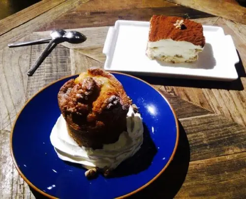 捷運忠孝敦化✿悅好✿被古董家俱圍繞著吃甜點！超美古董家俱秘密基地～