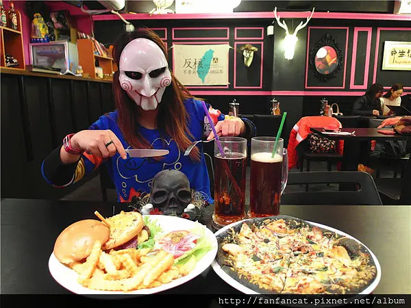  【台北 美食 】Rock Shock搖滾驚嚇廚房 天天萬聖節 兇猛深海墨魚比薩好吃必推