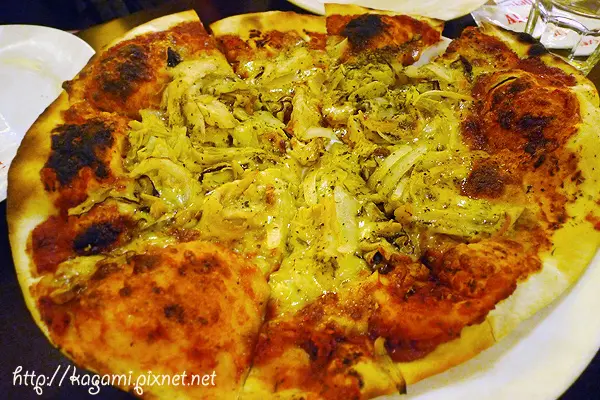 台北站前：Alley Cats Stone-Oven-Baked Pizza　華山店