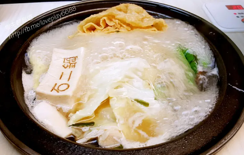 【連鎖美食】冬天聚餐平價火鍋首選-石二鍋-燒酒雞鍋新產品@台北桂林家樂福店(石頭火鍋、涮涮鍋)