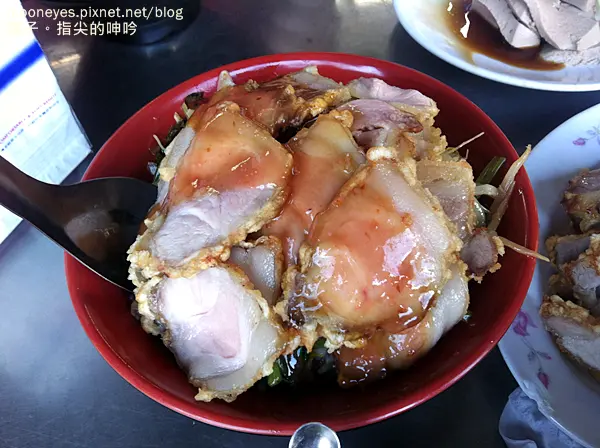 [美食] 北市萬華。伍條通手工米苔目：黑白切超級老店