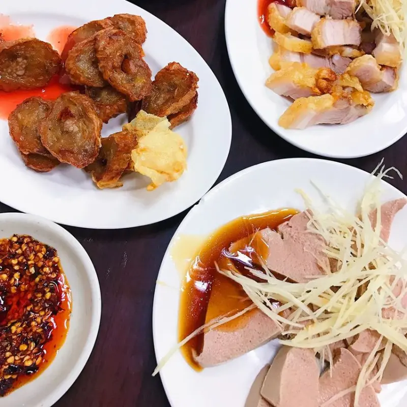 [台北小吃]超酥脆黃金燒肉/QQ彈彈手工米苔目「伍條通手工米苔目」料好味美的台式小吃/黑白切超多選擇/萬華大稻埕小吃/捷運龍山寺站/附菜單