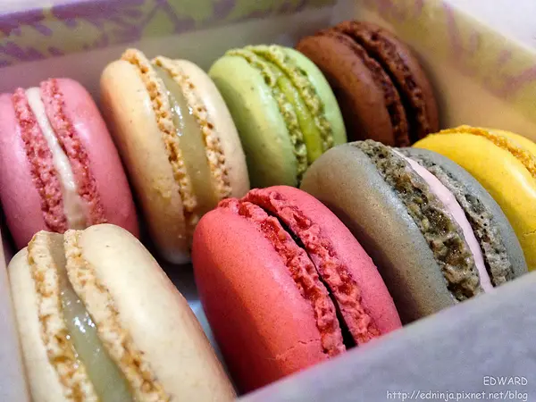 台北 松山-終於!!少女的酥胸來台 Laudree 馬卡龍 全禮盒價格cp值分享