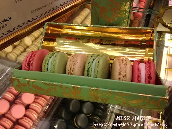 【微風廣場美食】我也來朝聖了～少女的酥胸果然讓人很滿意（羞）。Laduree （微風店 ）