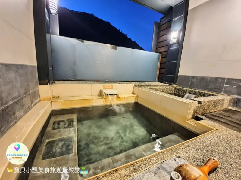 [遊]新北金山唯一碳酸氫鈉泉 泡湯賞山林美景 視野極佳的絕佳享受~ 八煙溫泉會館