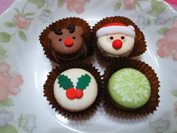 超可愛聖誕馬卡龍＃聖誕老人＃麋鹿＃聖誕紅~天鵝脖子街                      