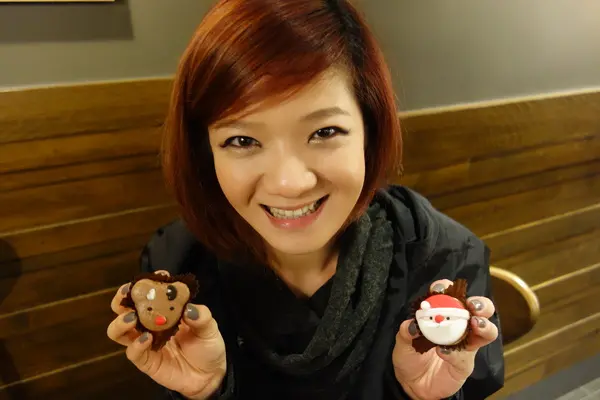 1031210[禮官三小愛台灣]宅配美食天鵝脖子街叮叮噹過聖誕馬卡龍禮盒一同與可愛P小姐過繽紛的聖誕節