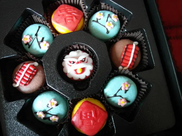 宅配試吃 ❤ 天鵝脖子街迎春馬卡龍禮盒              