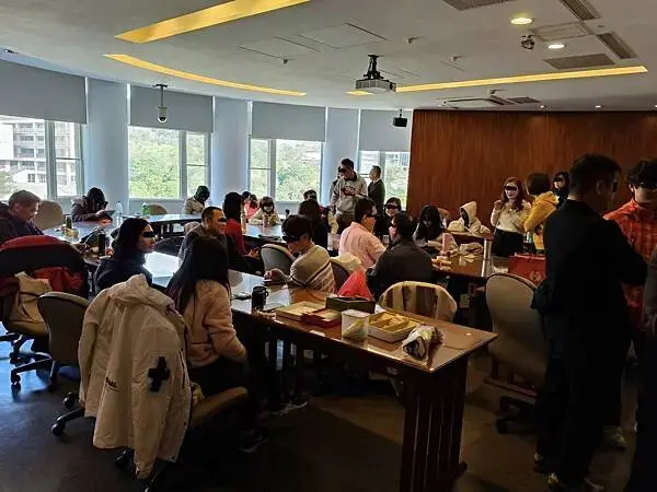 新北三芝二號倉庫咖啡館~聚會法鼓山世界佛教教育園區~另類的同