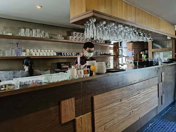 新北三芝二號倉庫咖啡館~聚會法鼓山世界佛教教育園區~另類的同