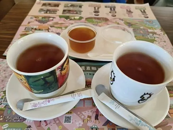 新北三芝二號倉庫咖啡館~聚會法鼓山世界佛教教育園區~另類的同