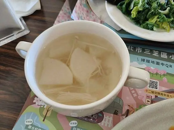 新北三芝二號倉庫咖啡館~聚會法鼓山世界佛教教育園區~另類的同