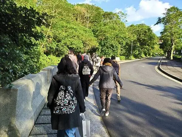 新北三芝二號倉庫咖啡館~聚會法鼓山世界佛教教育園區~另類的同