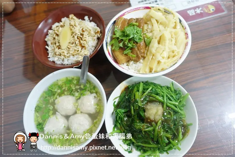 ♥新豐小吃分享♥▋一碗半 腳筋飯老公硬是不點 只好怒吃好吃料多的雞絲飯和香菇肉羹湯▋新豐火車站、明新科技大學附近