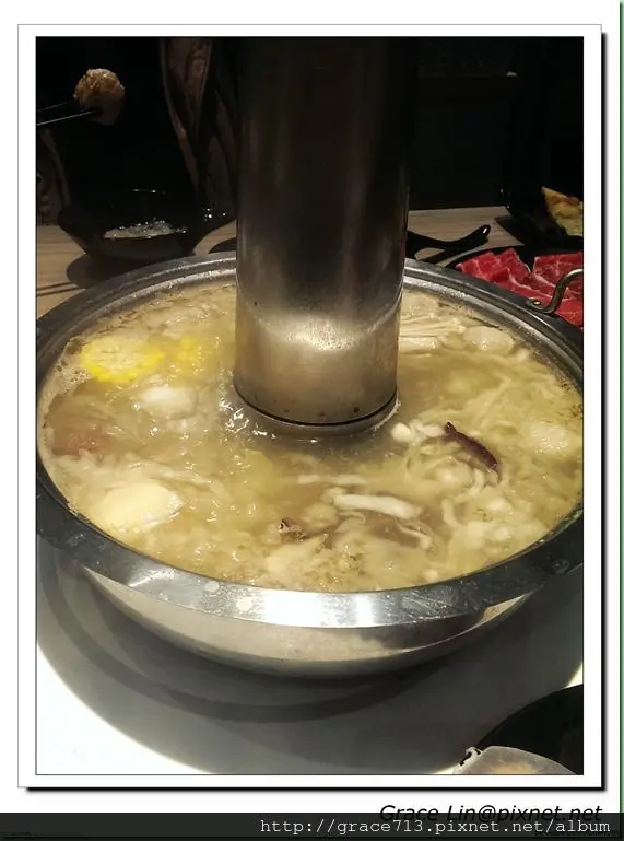 [食]內湖新勵進酸菜白肉鍋 CP 值很高的點單式吃到飽