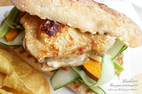 雨人麵包餐館 Rain man Boulangerie Bistro 鮮嫩多汁香煎茴香雞腿拖鞋麵包 (台北捷運市政府站,誠品松菸,松山文創園區,巷弄美食)                
     