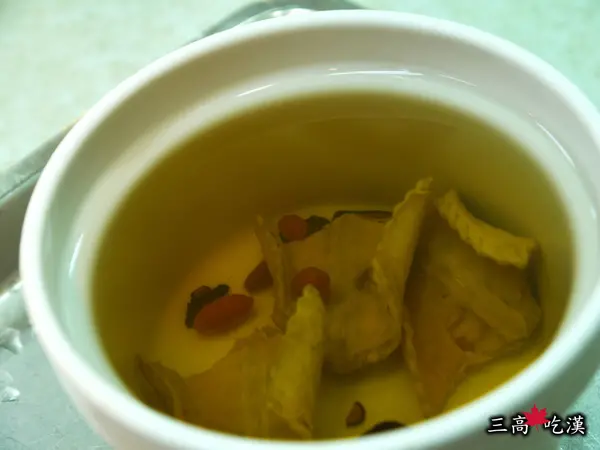 [第一次食記] 華西街夜市－亞洲毒蛇研究所 (蛇肉清湯、蛇膽酒、蛇血酒、蛇毒酒)