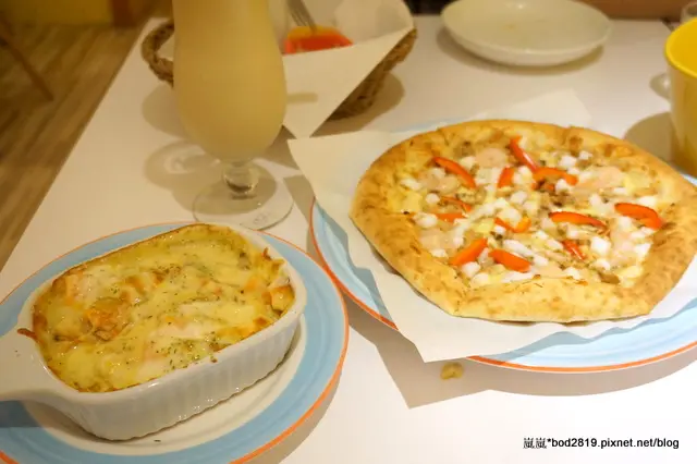 ＜試吃＞【台中西區】朵那披薩Dona Pizza－現點現做的美味披薩！千層麵也好優秀！（近科博館）