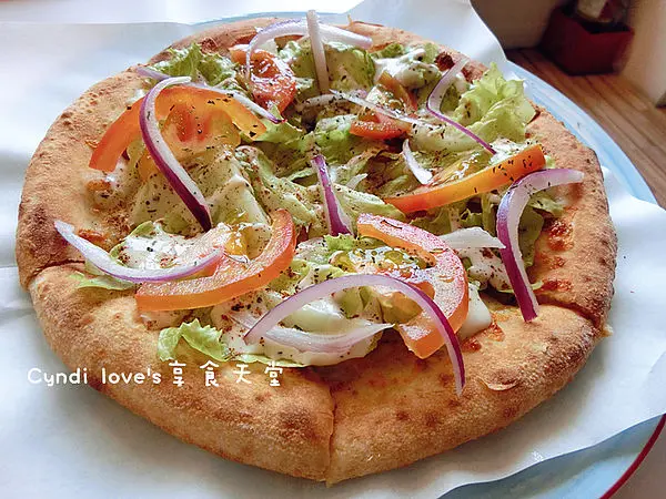 美食▶台中西區│朵那披薩Dona Pizza。有著法國麵包鬆軟香氣的健康披薩及垂涎欲滴的焗烤千層麵，快來嚐鮮!﹝近台中科博館美食﹞[文末有抽抽樂，快來拿獎]