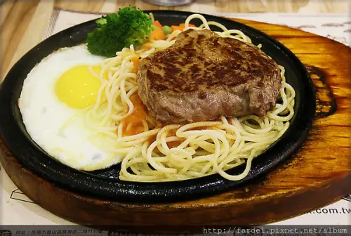 饗厚牛排~台中站前店