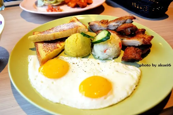 《試吃》【高雄新興】J.B Cafe樂活廚房