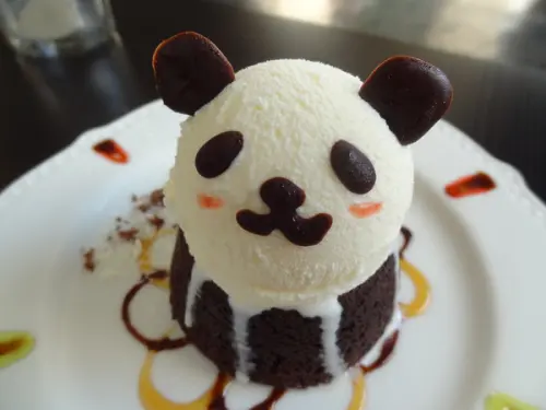 1021112[禮官三小愛台灣]十月輕食可愛的圓仔布朗尼在豪宅下午茶也能輕鬆自在熊貓可愛到溶化大家心裡