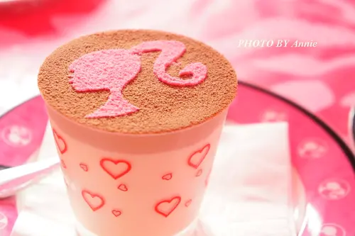 粉嫩嫩[芭比主題餐廳]~不抱太大期待 反而有意外驚喜