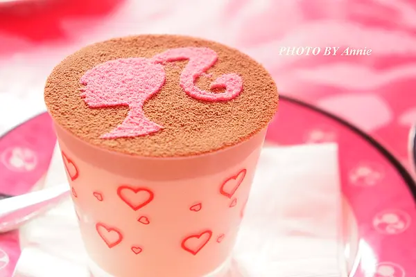 粉嫩嫩[芭比主題餐廳]~不抱太大期待 反而有意外驚喜