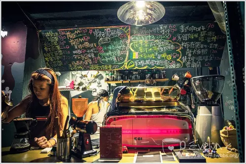 中正‧虎記商行‧自己人咖啡