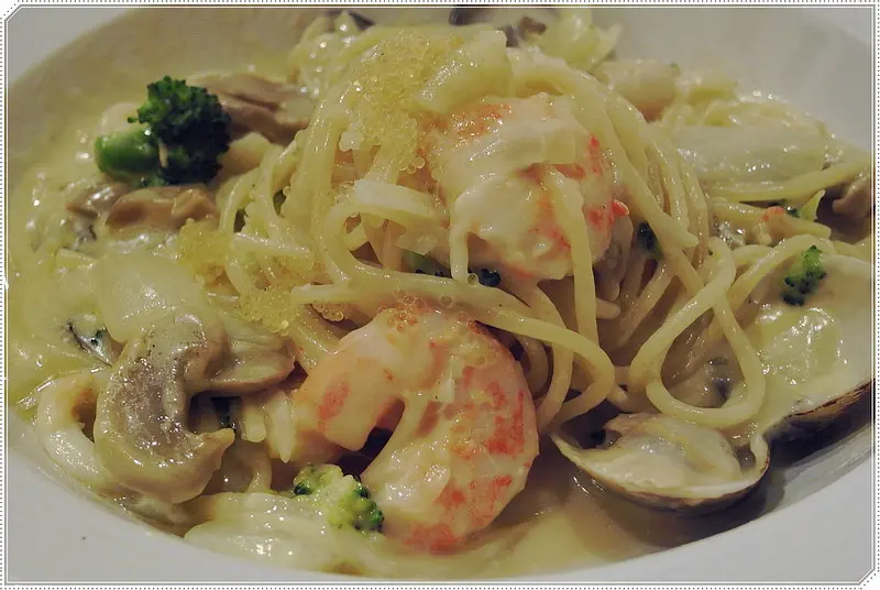 五鄉地手工現烤pizza-香酥脆皮加濃郁起司好誘人啊！