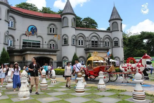 【南投埔里一日遊】中部旅遊熱門推薦景點 大黑松小倆口-元首館、愛情故事館、月老教堂