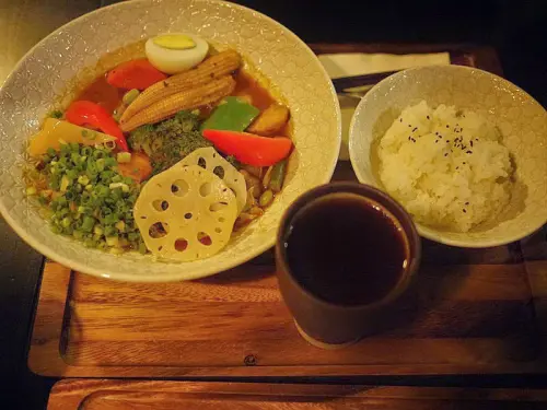 
【台中咖哩館】心湯咖哩專門店簡單料理概念
