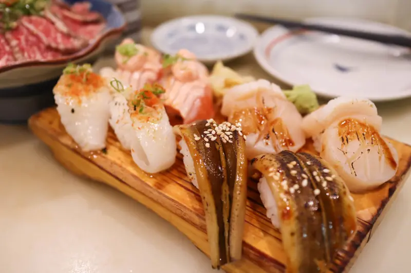 (中和區美食)中和日本料理-二男(小家料理)握壽司表現比丼飯佳,請務必提早預約免得排隊久等,中和排隊名店